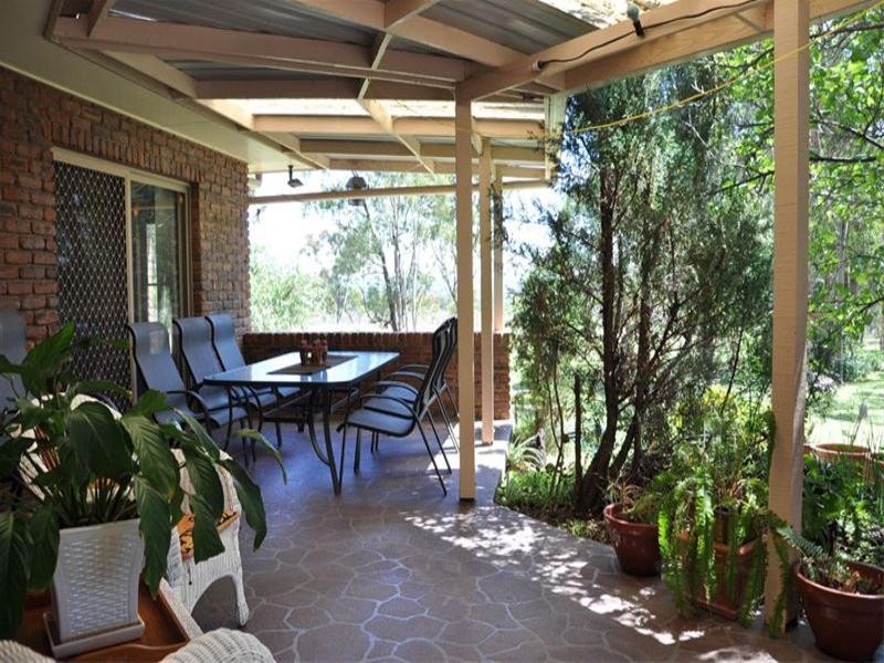 68 Roberts Road, Stanthorpe QLD 4380