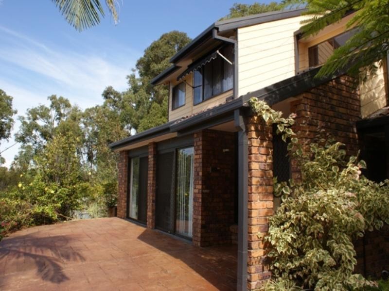 3 Rosella Court, Ferny Hills QLD 4055