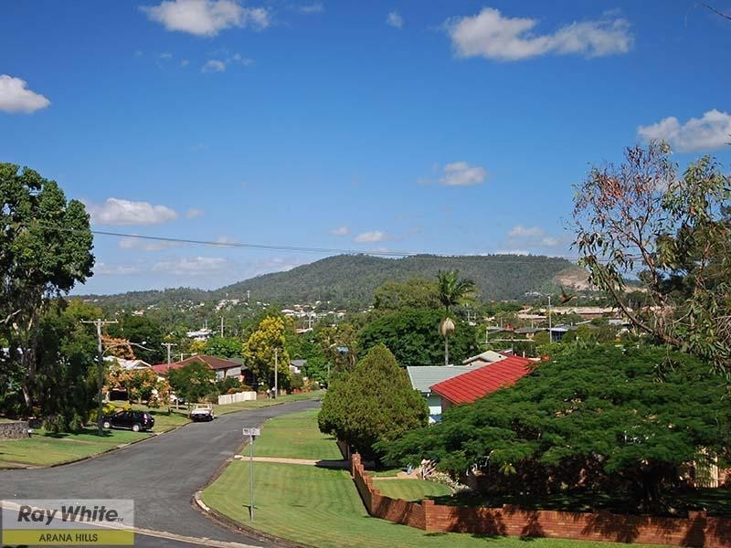 80 Minto Crescent, Arana Hills QLD 4054