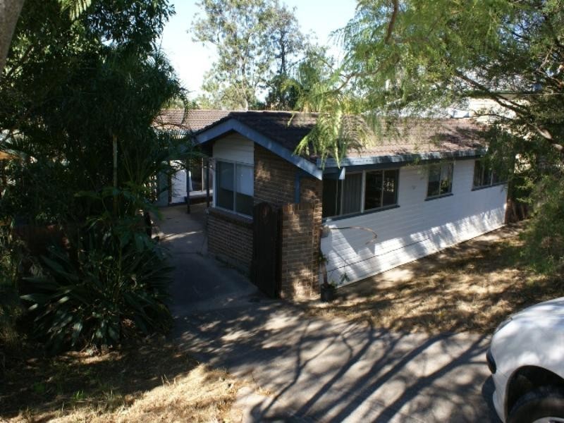 1129 South Pine Road, Arana Hills QLD 4054