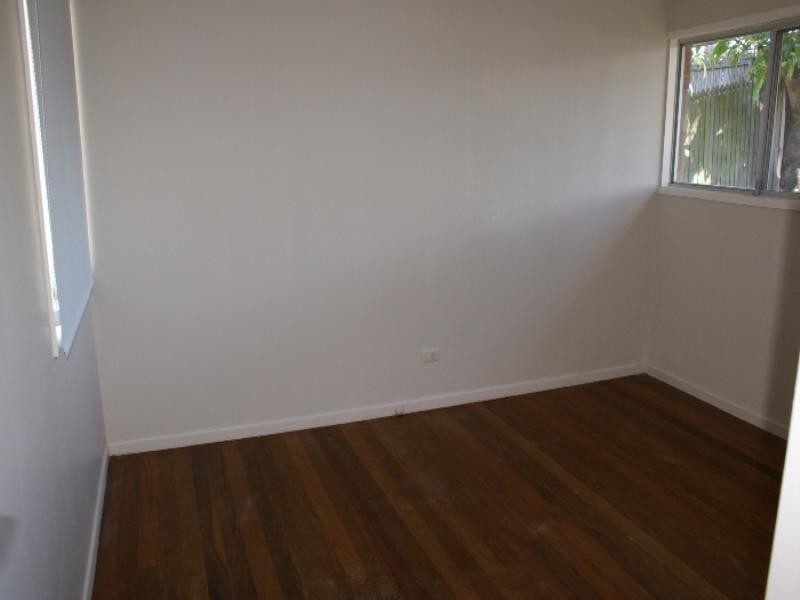 1129 South Pine Road, Arana Hills QLD 4054