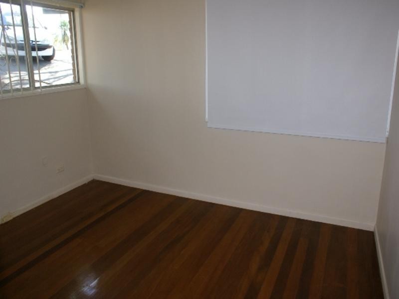 1129 South Pine Road, Arana Hills QLD 4054