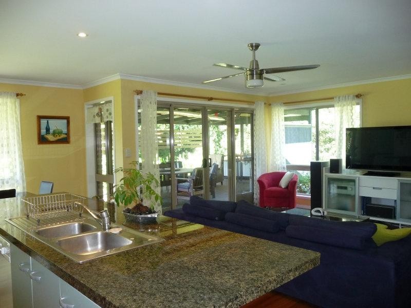 11 Pheobe Court, Bunya QLD 4055