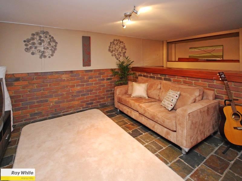 Arana Hills QLD 4054