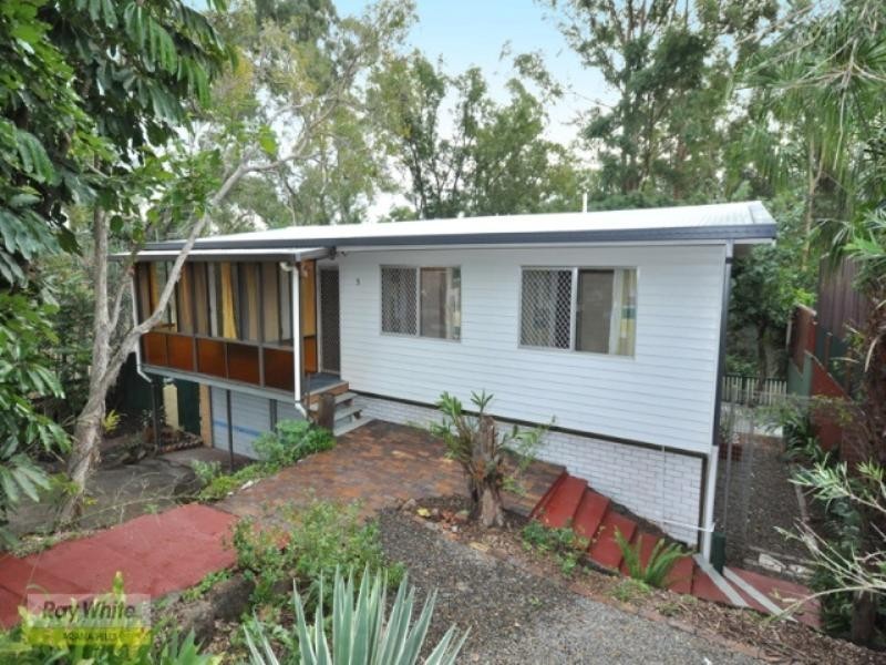 5 Caesar Road, Ferny Hills QLD 4055