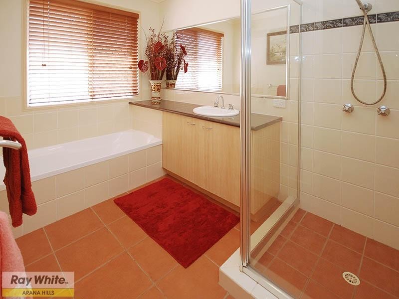 1 Kardinal Court, Eatons Hill QLD 4037