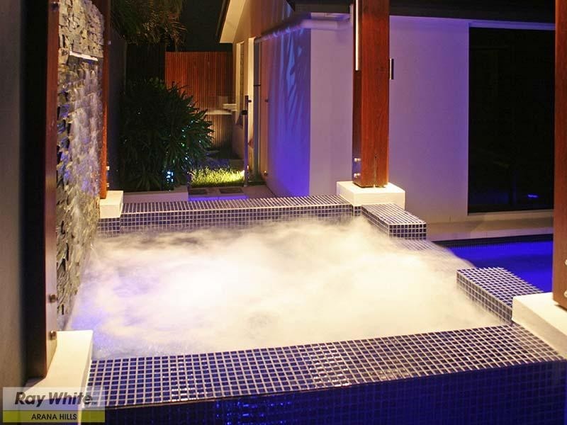 12 Monica Court, Eatons Hill QLD 4037