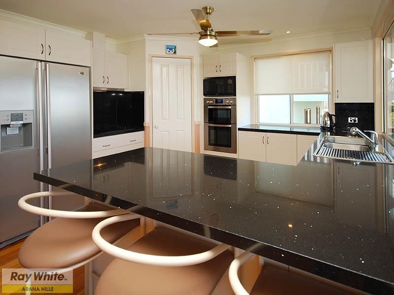 1 Kardinal Court, Eatons Hill QLD 4037