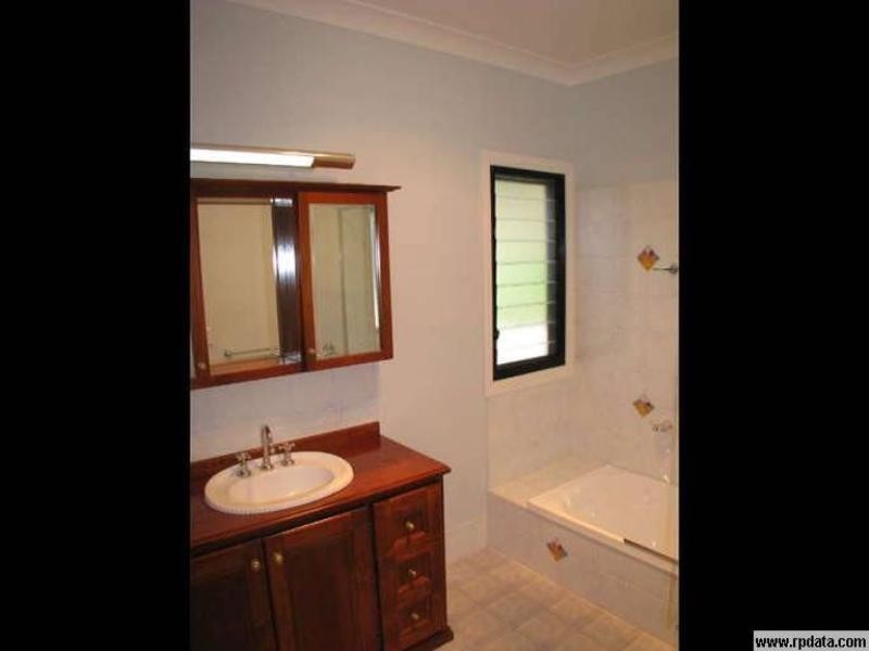 24 Berkeley Place, Ferny Grove QLD 4055