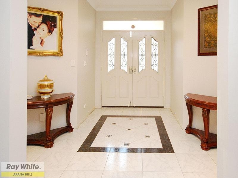 8 Coolgardie Court, Arana Hills QLD 4054