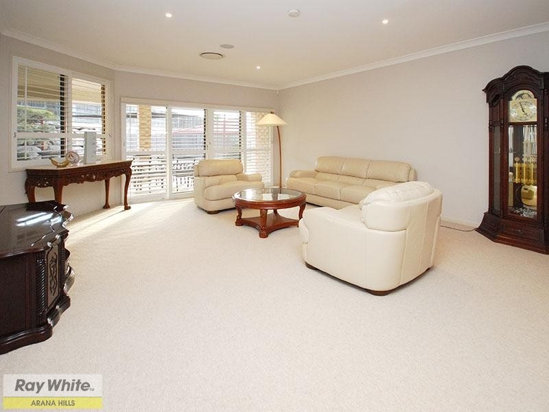 8 Coolgardie Court, Arana Hills QLD 4054