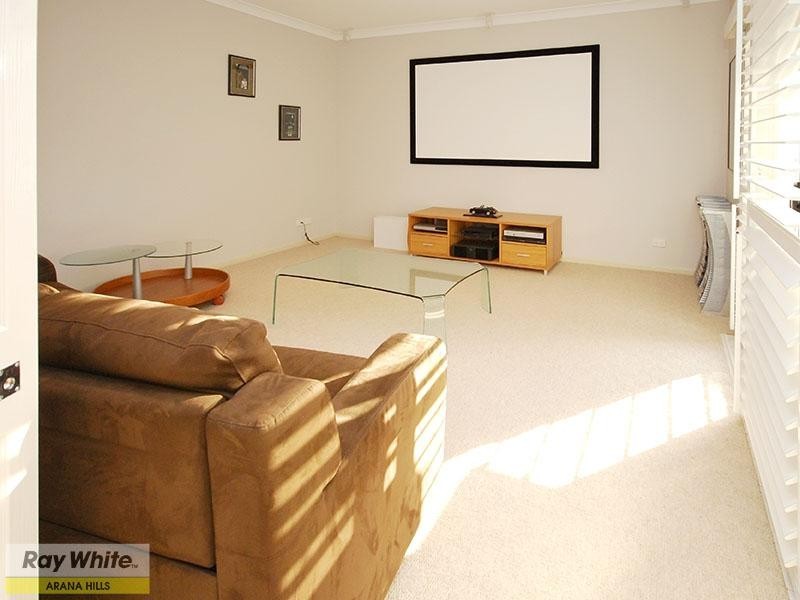 8 Coolgardie Court, Arana Hills QLD 4054