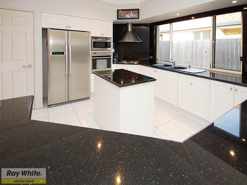 8 Coolgardie Court, Arana Hills QLD 4054