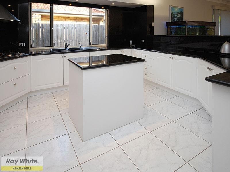 8 Coolgardie Court, Arana Hills QLD 4054