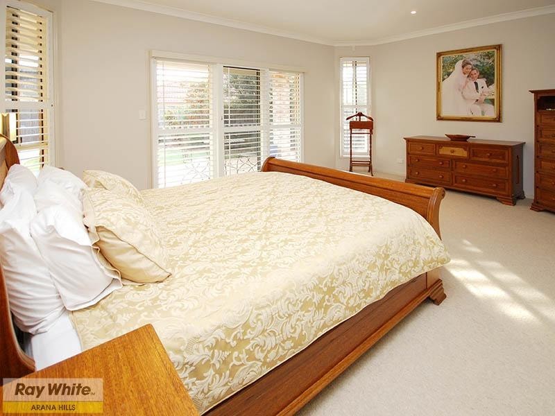 8 Coolgardie Court, Arana Hills QLD 4054