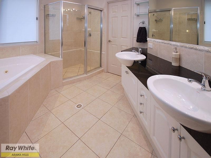 8 Coolgardie Court, Arana Hills QLD 4054