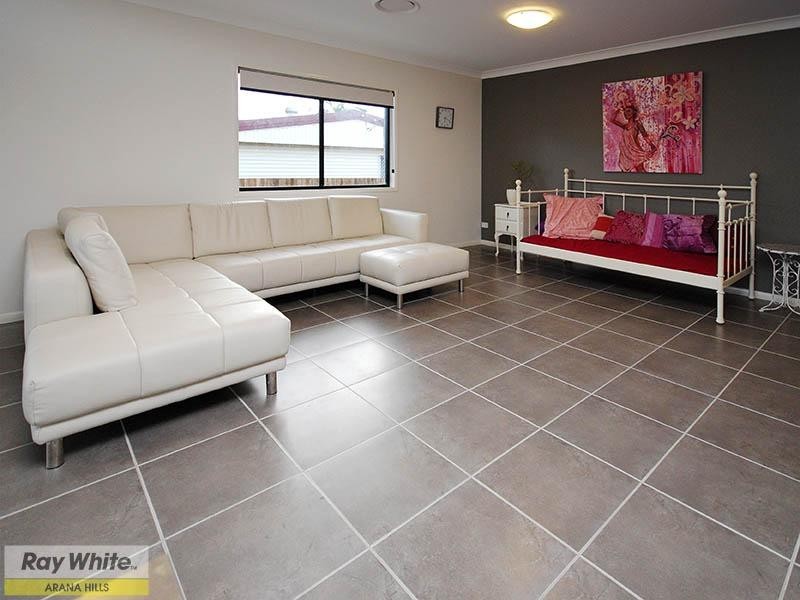 17 Penambul Crescent, Ferny Hills QLD 4055