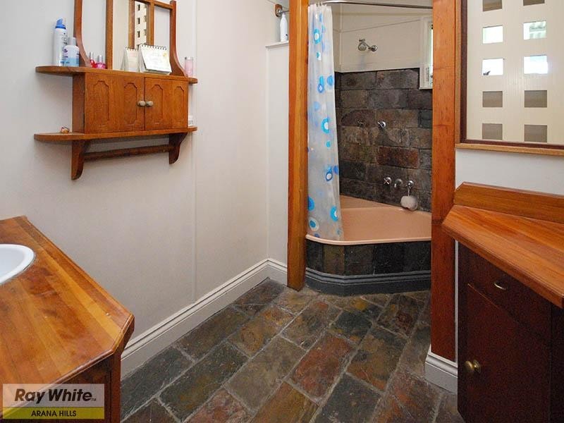 Arana Hills QLD 4054