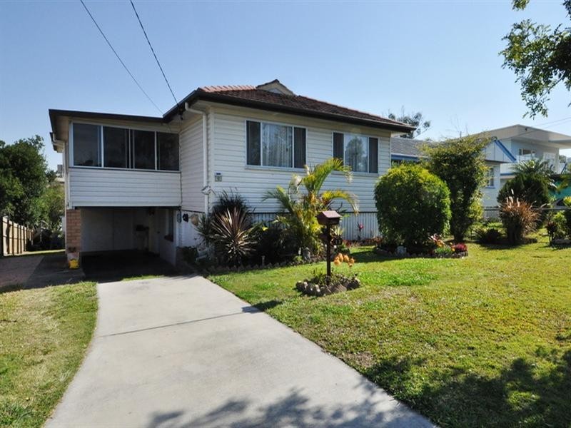 13 Yanderra Avenue, Arana Hills QLD 4054