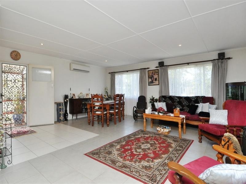 13 Yanderra Avenue, Arana Hills QLD 4054