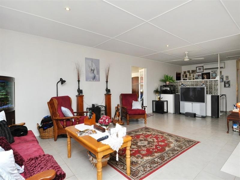 13 Yanderra Avenue, Arana Hills QLD 4054