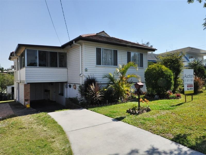 13 Yanderra Avenue, Arana Hills QLD 4054