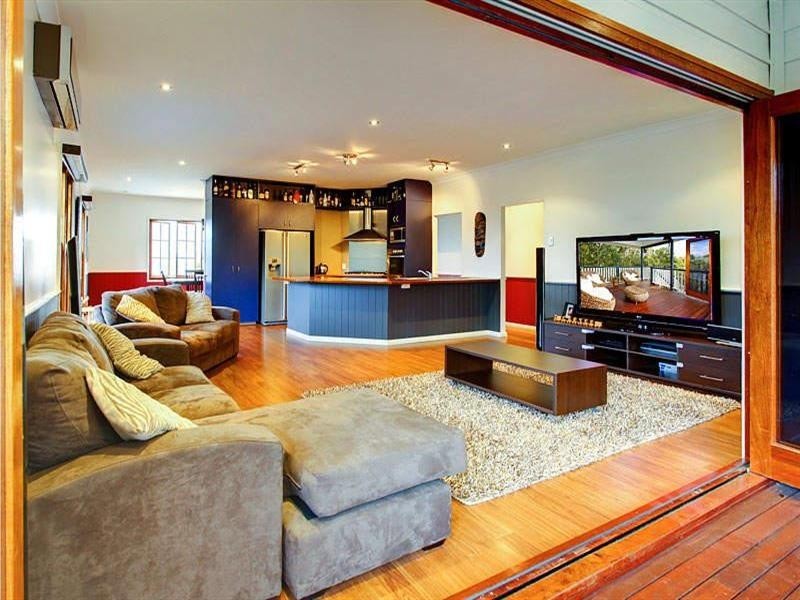 4 Crampton Court, Arana Hills QLD 4054