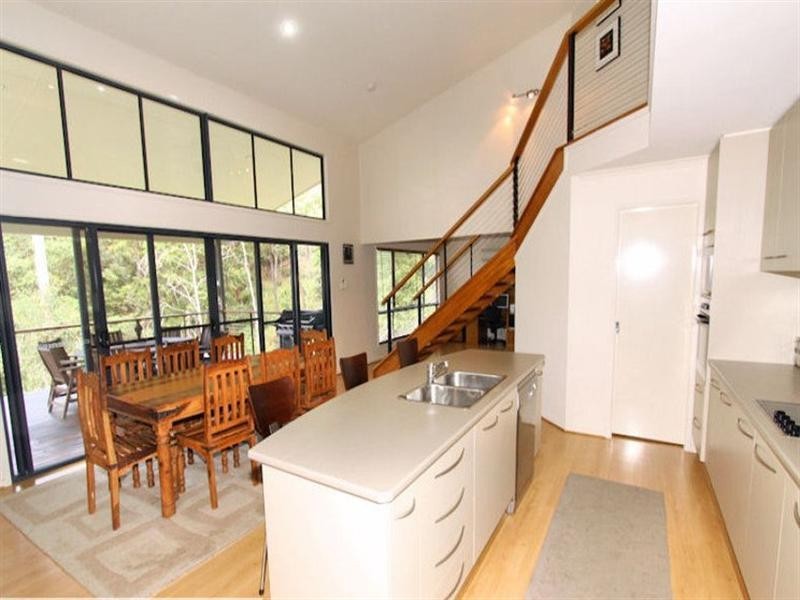 8 Torwood Court, Ferny Hills QLD 4055