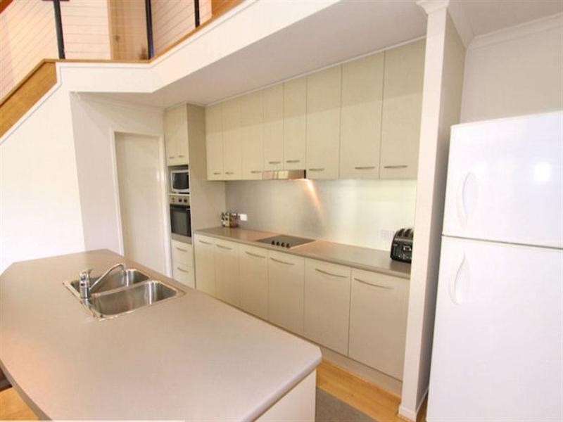 8 Torwood Court, Ferny Hills QLD 4055