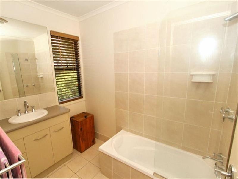 8 Torwood Court, Ferny Hills QLD 4055