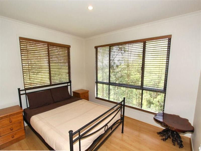 8 Torwood Court, Ferny Hills QLD 4055