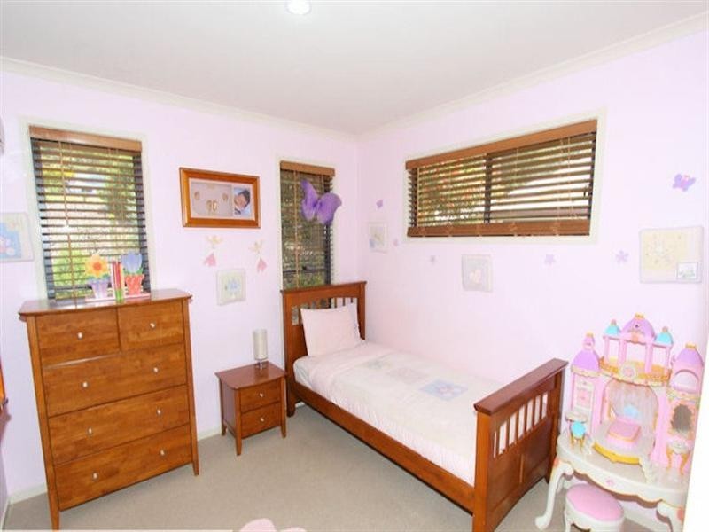 8 Torwood Court, Ferny Hills QLD 4055