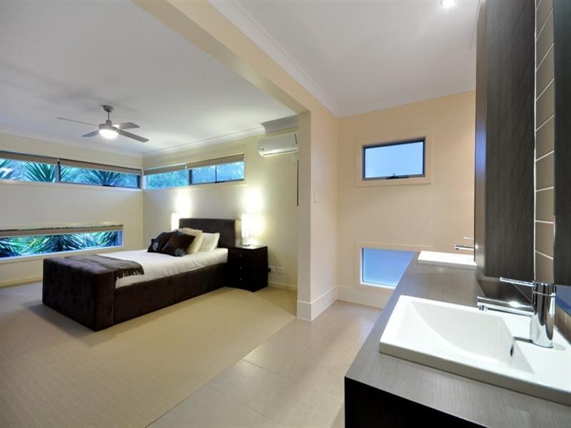 24 Rivergum Drive, Eatons Hill QLD 4037