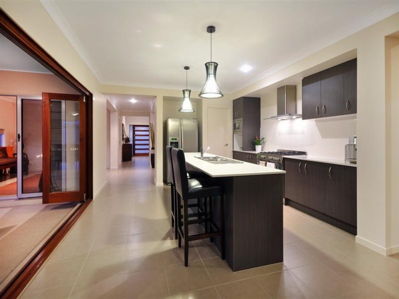 24 Rivergum Drive, Eatons Hill QLD 4037