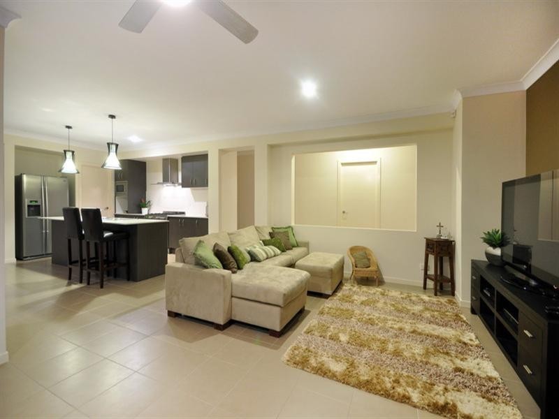 24 Rivergum Drive, Eatons Hill QLD 4037