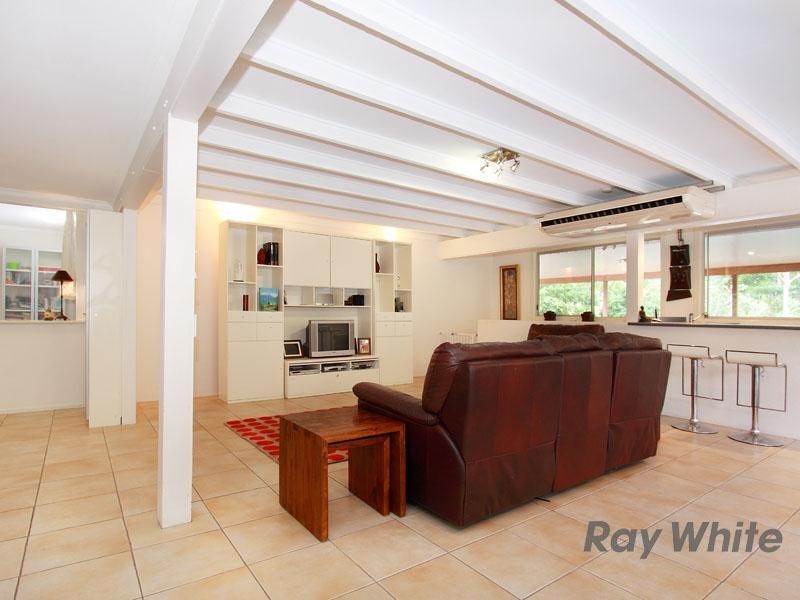 52 Hutton Road, Arana Hills QLD 4054