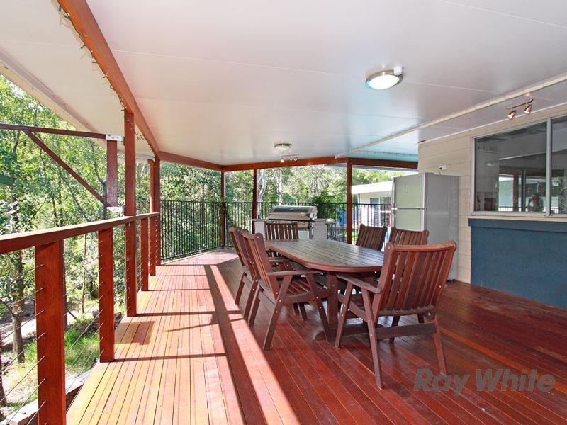 52 Hutton Road, Arana Hills QLD 4054