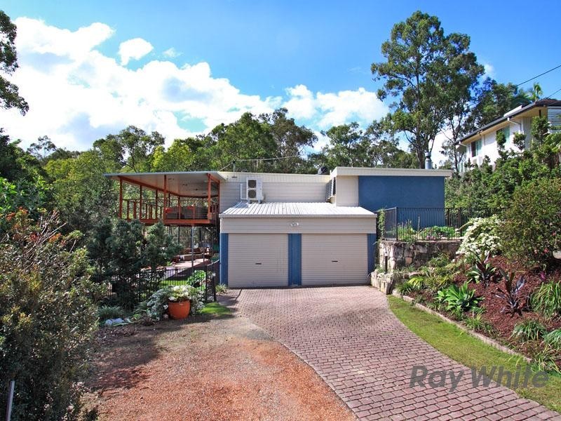 52 Hutton Road, Arana Hills QLD 4054