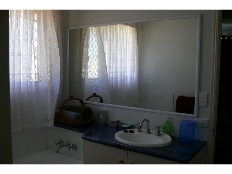 17 Taylor Street, St George QLD 4487