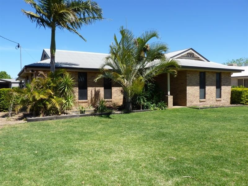 20 Taylor Street, St George QLD 4487