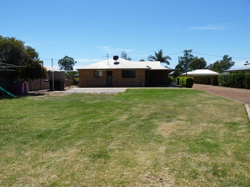 20 Taylor Street, St George QLD 4487