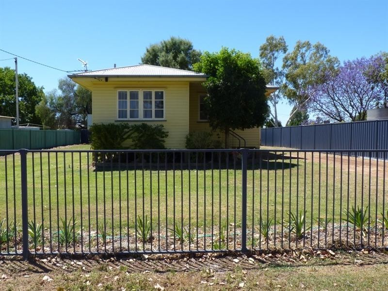 41 Church Street, St George QLD 4487