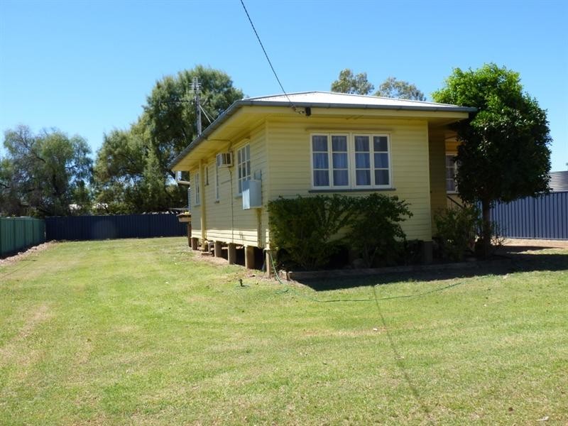 41 Church Street, St George QLD 4487