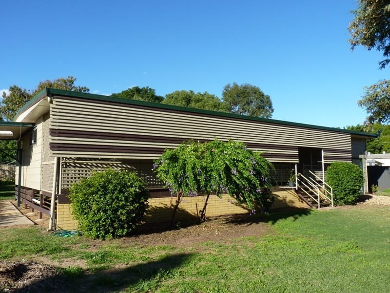 13 Elizabeth Street, St George QLD 4487