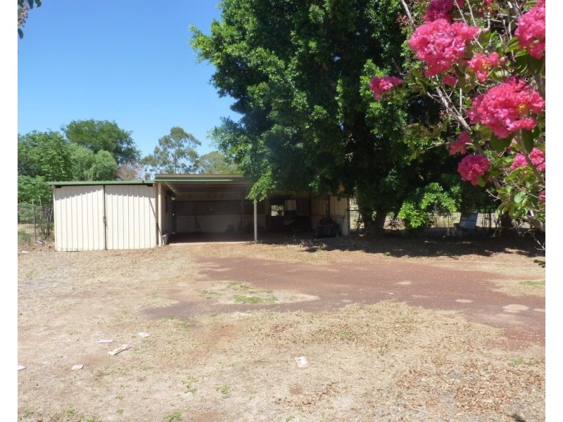 84 Grey Street, St George QLD 4487