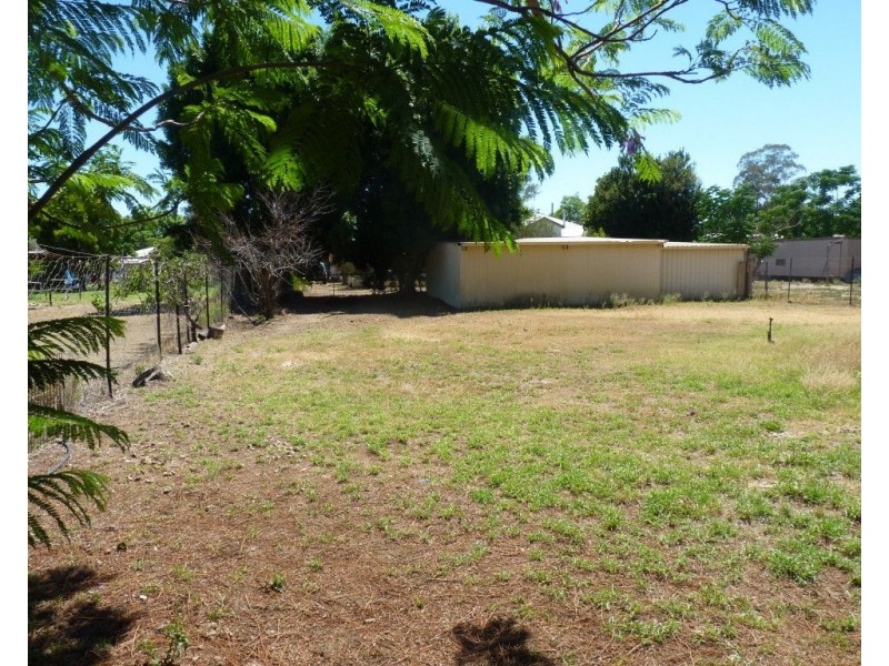 84 Grey Street, St George QLD 4487