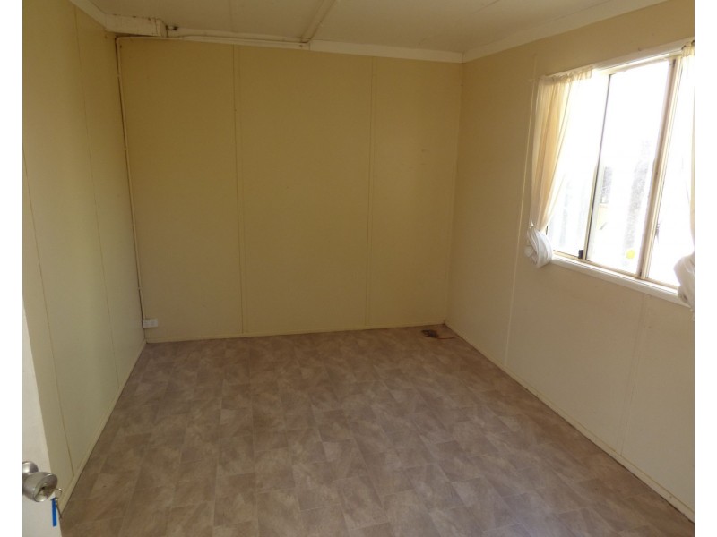 84 Grey Street, St George QLD 4487