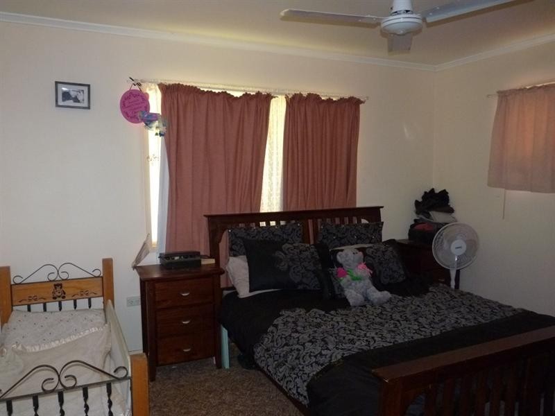 10-12 Elizabeth Street, St George QLD 4487