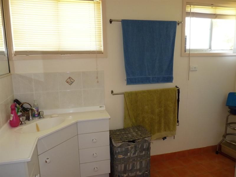 10-12 Elizabeth Street, St George QLD 4487