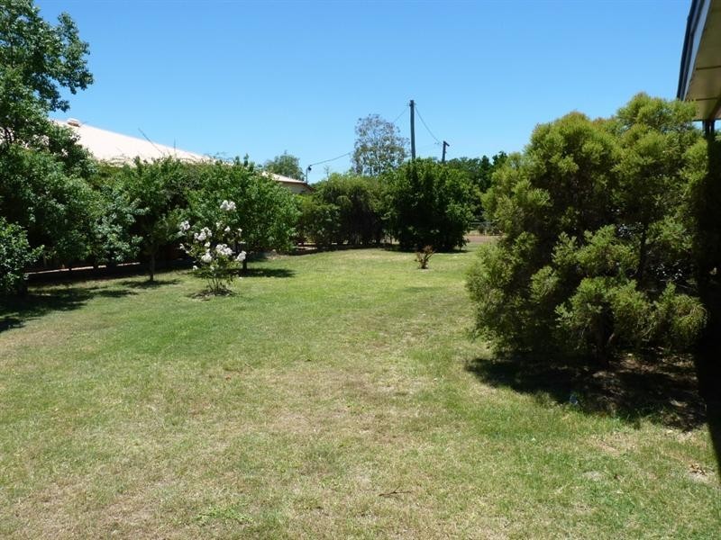 10-12 Elizabeth Street, St George QLD 4487